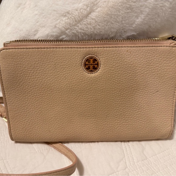 Tory Burch Cream Crossbody Kira Pebbled Leather Bag 91/2x51/2 - Picture 4 of 8